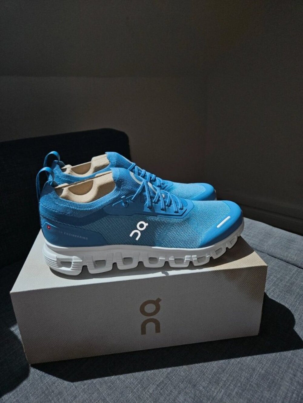 On Cloud Cloud 6 Versa Dust White Women's US 8.5